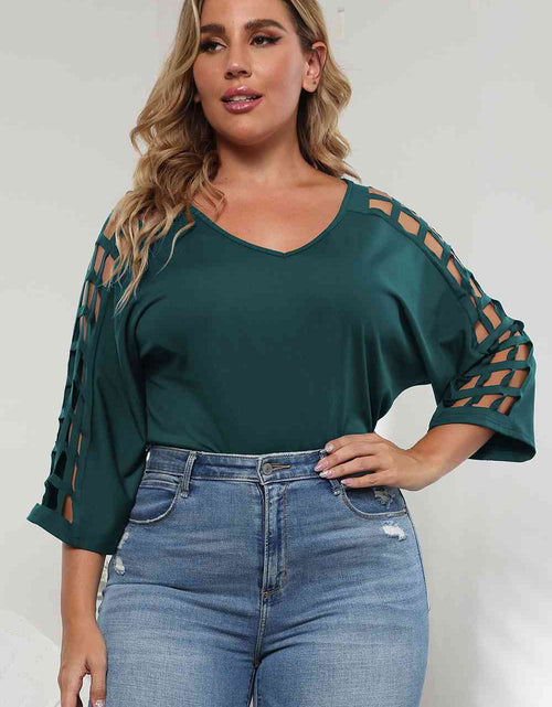 Load image into Gallery viewer, 3/4 Sleeve Cutout Detail Top
