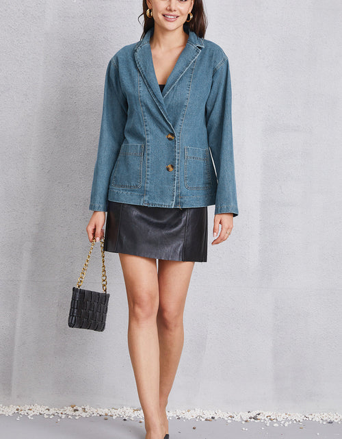 Load image into Gallery viewer, Pocketed Button Up Denim Jacket
