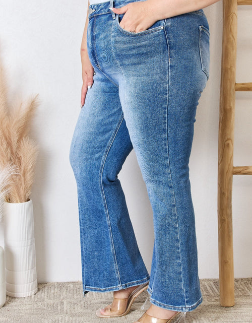 Load image into Gallery viewer, RISEN Full Size High Rise Ankle Flare Jeans

