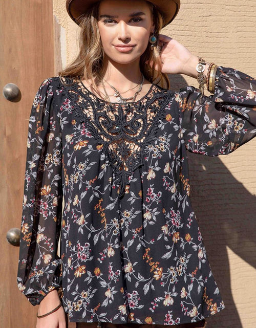Load image into Gallery viewer, Printed Round Neck Long Sleeve Blouse
