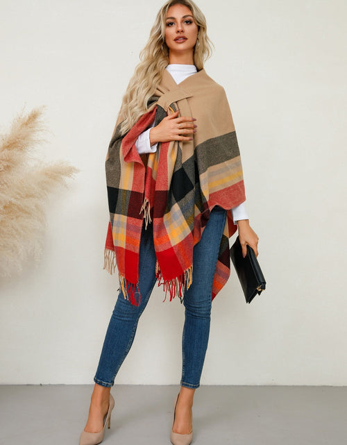 Load image into Gallery viewer, Fringe Contrast Plaid Poncho
