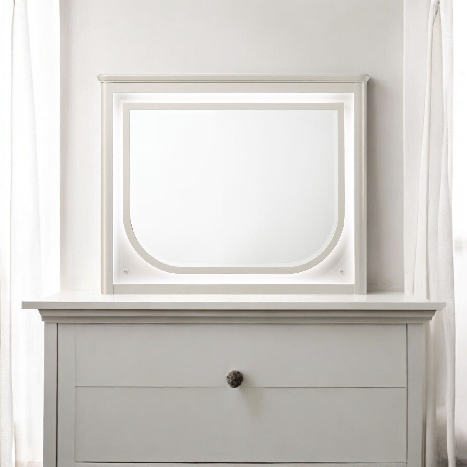 Laveda - Mirror With LED - White by Couch.com