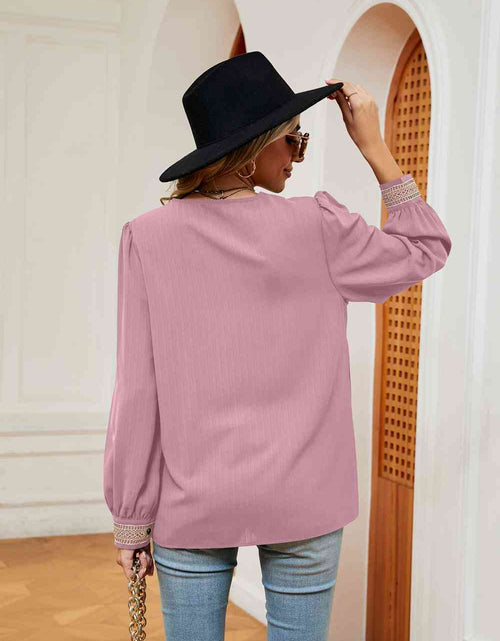Load image into Gallery viewer, Contrast Puff Sleeve Blouse
