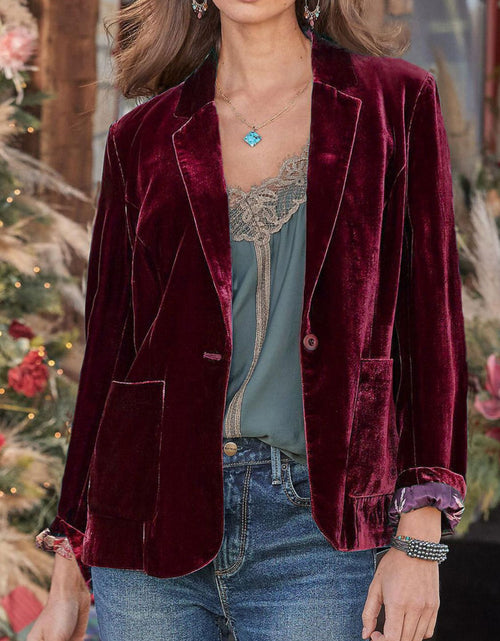 Load image into Gallery viewer, Pocketed Button Up Lapel Collar Blazer
