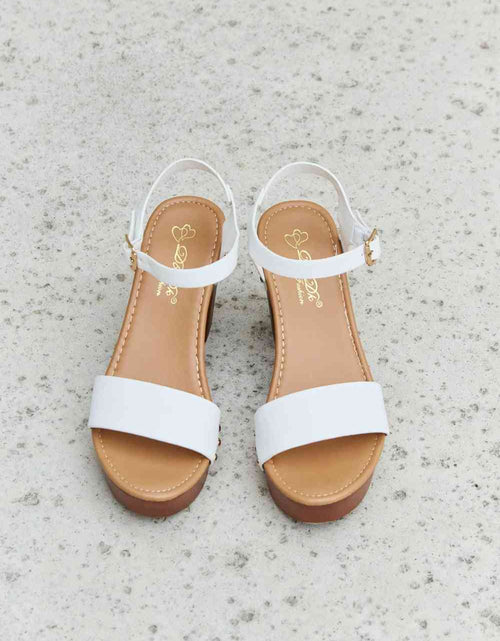 Load image into Gallery viewer, DDK Time After Time Wooden Platform Strap Heels
