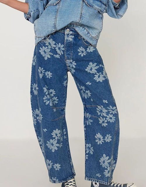 Load image into Gallery viewer, Flower Print Wide Leg Jeans
