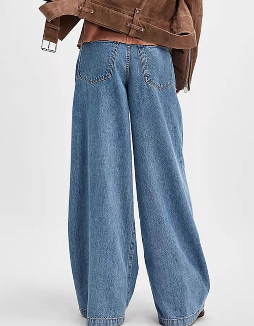 Load image into Gallery viewer, Wide Leg Jeans with Pockets
