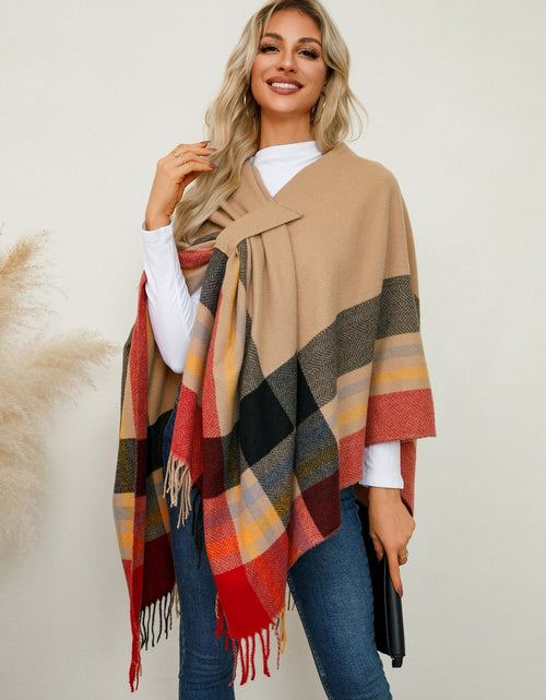 Load image into Gallery viewer, Fringe Contrast Plaid Poncho

