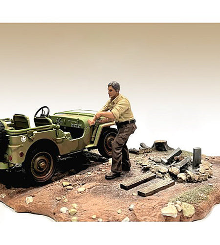 "4X4 Mechanic" Figure 3 for 1/18 Scale Models by American Diorama