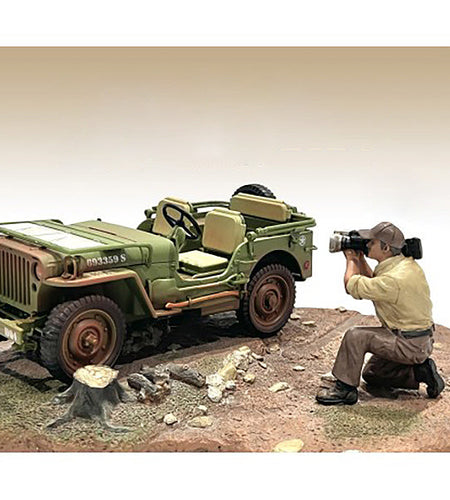 "4X4 Mechanic" Figure 7 for 1/18 Scale Models by American Diorama
