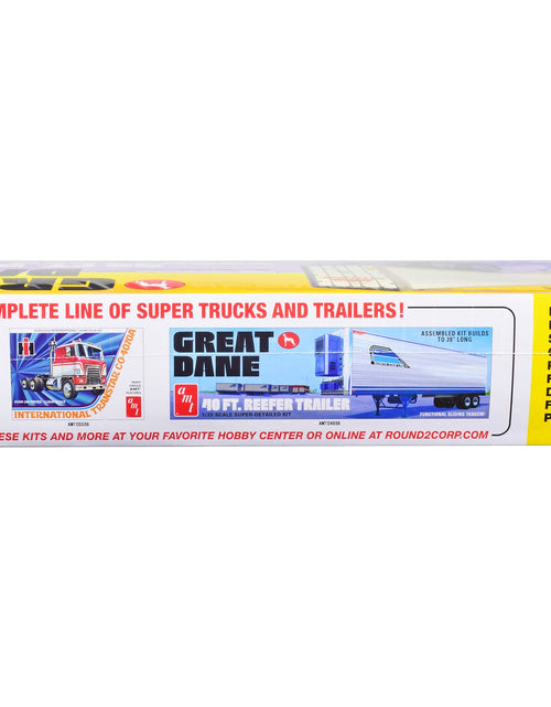 Load image into Gallery viewer, Skill 3 Model Kit Great Dane 40 Ft. Dry Goods Trailer 1/25 Scale Model by AMT
