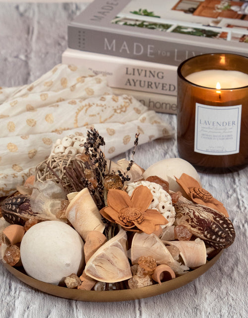 Load image into Gallery viewer, Amber &amp; Paperwhite Box Potpourri by Andaluca Home
