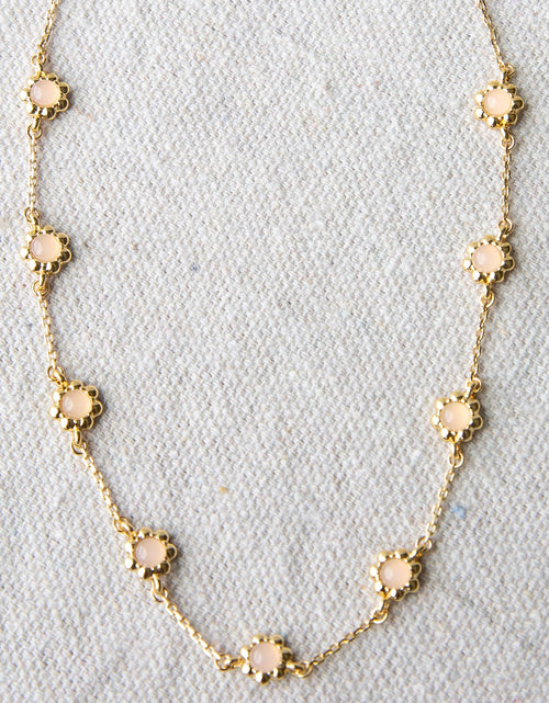 Load image into Gallery viewer, Mini Flower Necklace
