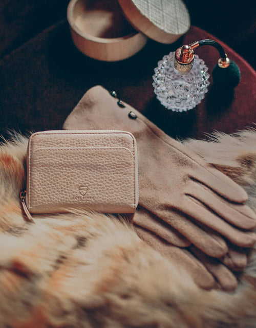 Load image into Gallery viewer, BELGRAVIA Zipper Wallet by Vaultskin

