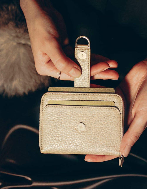 Load image into Gallery viewer, BELGRAVIA Zipper Wallet by Vaultskin

