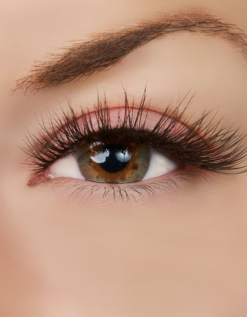 Load image into Gallery viewer, Sparkle in Her Eyes Lash Style by True Beauty Lashes
