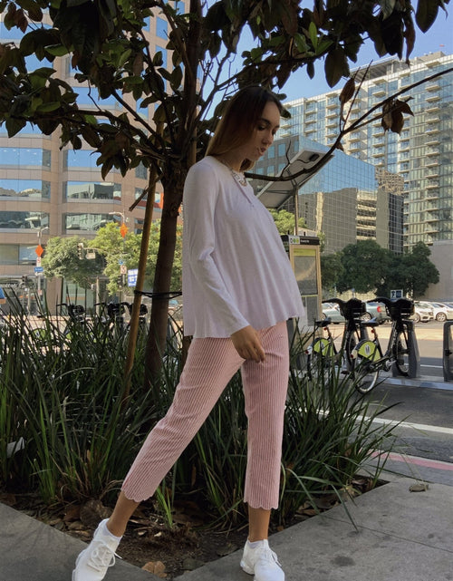 Load image into Gallery viewer, Red &amp; White Striped High Waist Scalloped Hem Summer Capri Pants
