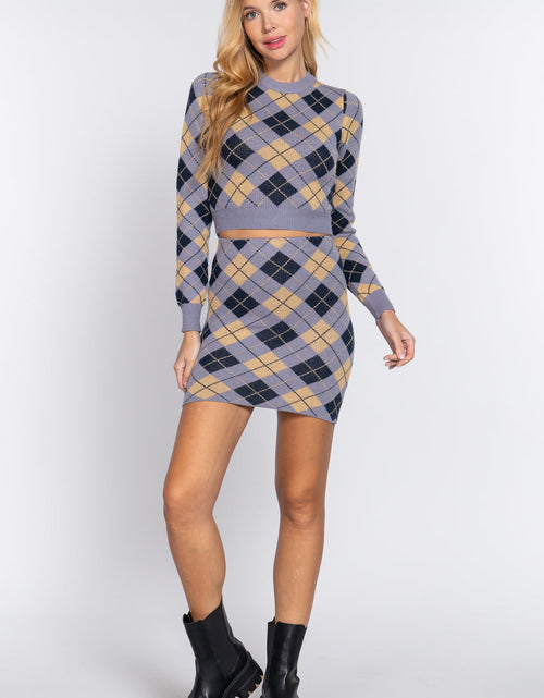 Load image into Gallery viewer, Argyle Jacquard Crop Sweater
