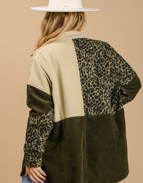 Load image into Gallery viewer, Mineral wash color block mixed print jacket
