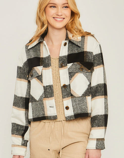 Load image into Gallery viewer, Yarn Dyed Plaid Button Up Jacket
