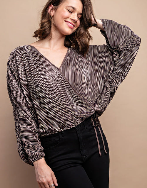 Load image into Gallery viewer, Satin Pleated Drawstring Top With Snap Button
