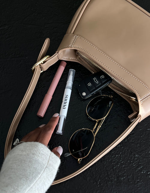 Load image into Gallery viewer, Teeth Whitening Pen by Sunna
