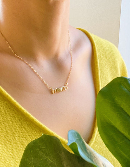 Load image into Gallery viewer, Lovely Mom Necklace by Ellisonyoung.com
