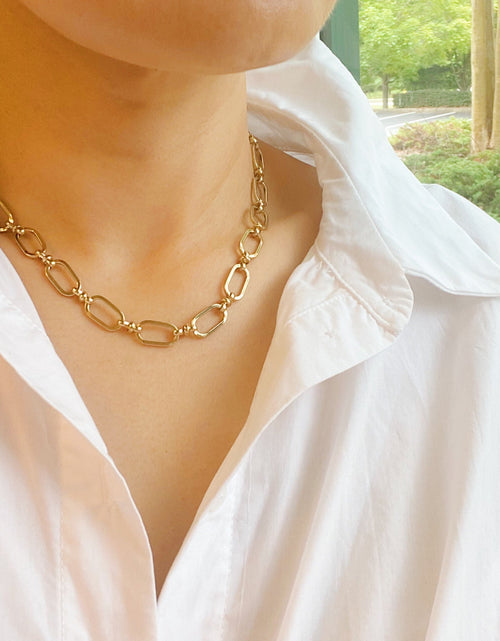 Load image into Gallery viewer, Amber Boxy Chain Necklace by Ellisonyoung.com

