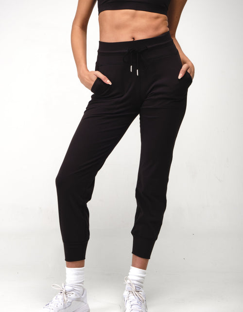 Load image into Gallery viewer, Essex Jogger by Seaav
