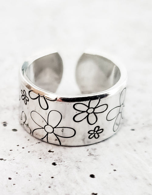 Load image into Gallery viewer, Daisy Silver Flower Ring by Salt and Sparkle
