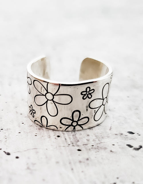 Load image into Gallery viewer, Daisy Silver Flower Ring by Salt and Sparkle

