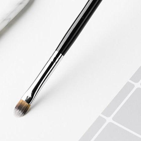 Load image into Gallery viewer, Eyeshadow Brush by ZAQ Skin &amp; Body
