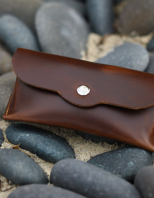 Load image into Gallery viewer, Eyeglasses Case by Lifetime Leather Co
