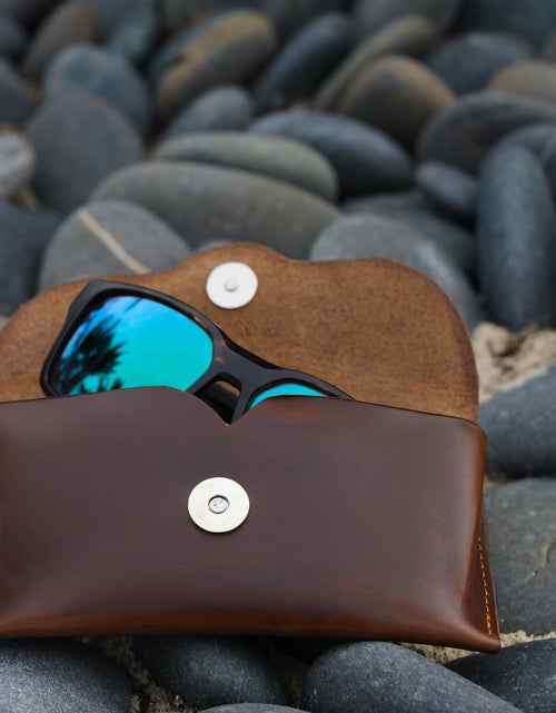 Load image into Gallery viewer, Eyeglasses Case by Lifetime Leather Co
