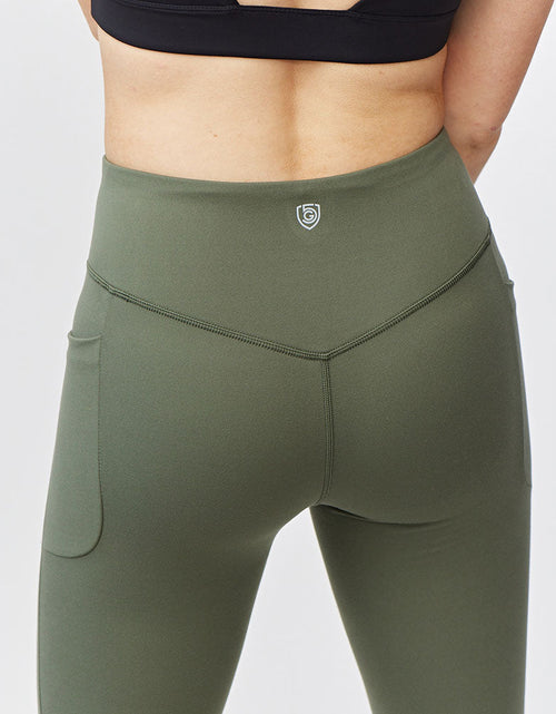 Load image into Gallery viewer, Go Again Women's Cropped Leggings Length 21"
