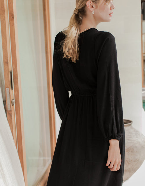 Load image into Gallery viewer, Greta Long Sleeve Midi Dress by ELF
