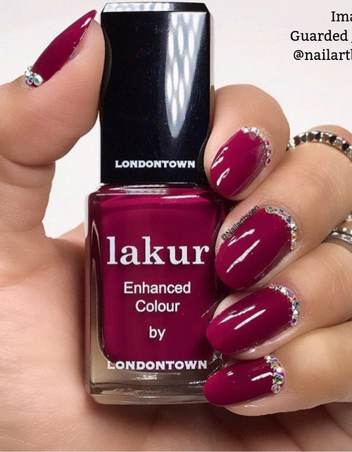 Load image into Gallery viewer, Guarded Jewel by LONDONTOWN
