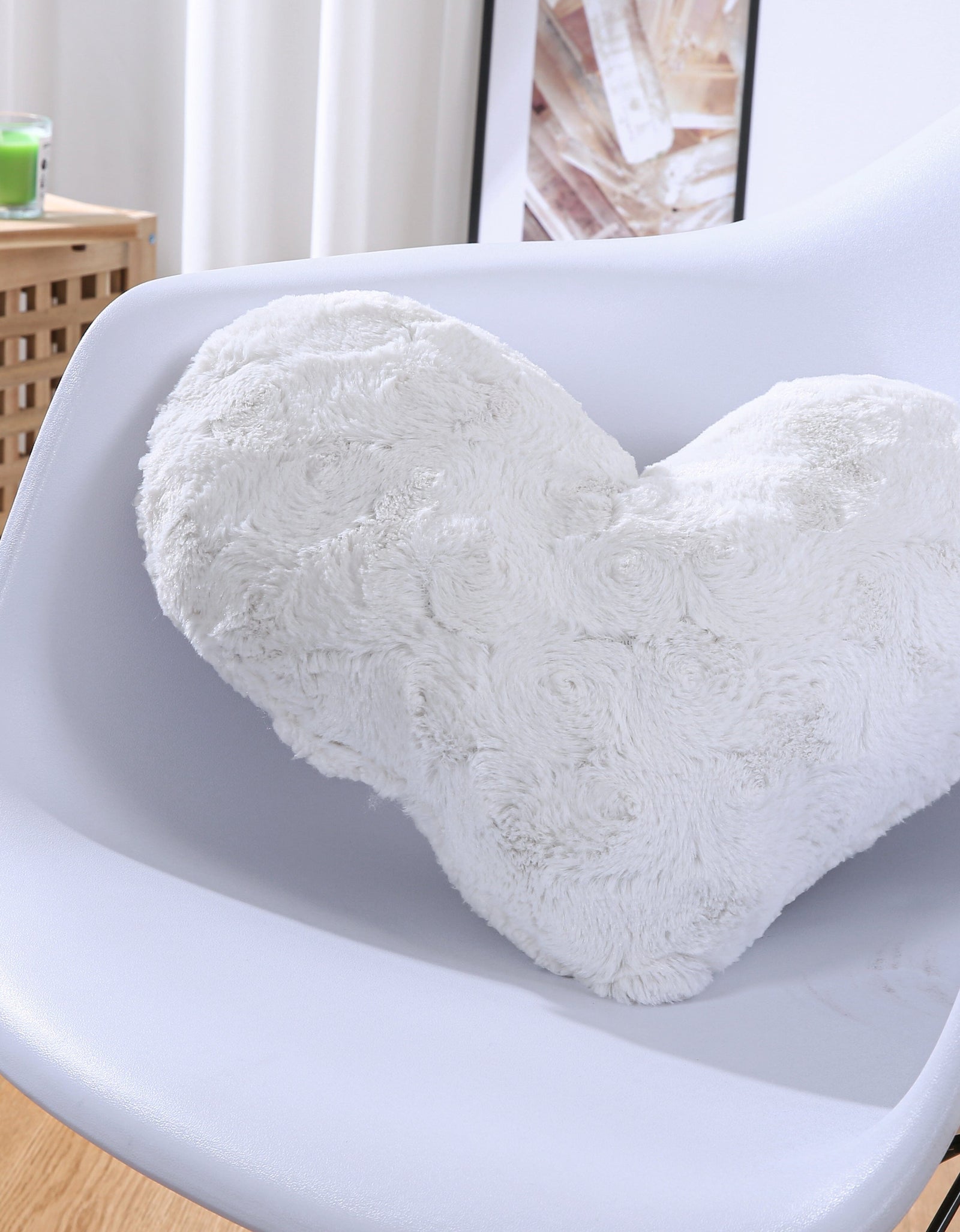 DaDa Bedding White Luxury Roses Romantic Plush Stuffed Heart Throw Pillow - 16” x 14” by DaDa Bedding Collection