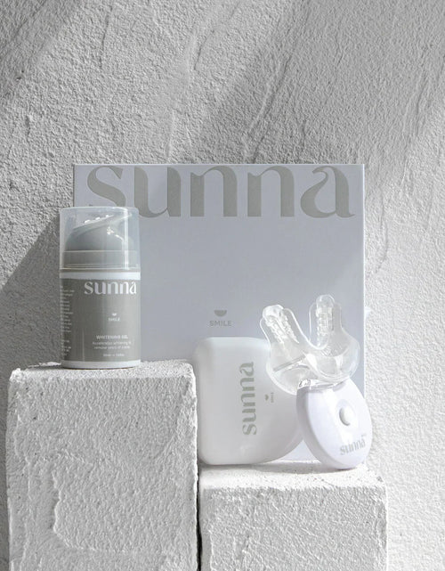 Load image into Gallery viewer, SunnaSmile Advanced Home Whitening Kit by Sunna
