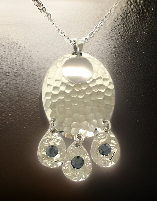 Load image into Gallery viewer, Hammered Jet Black Chandelier Necklace by The Urban Charm
