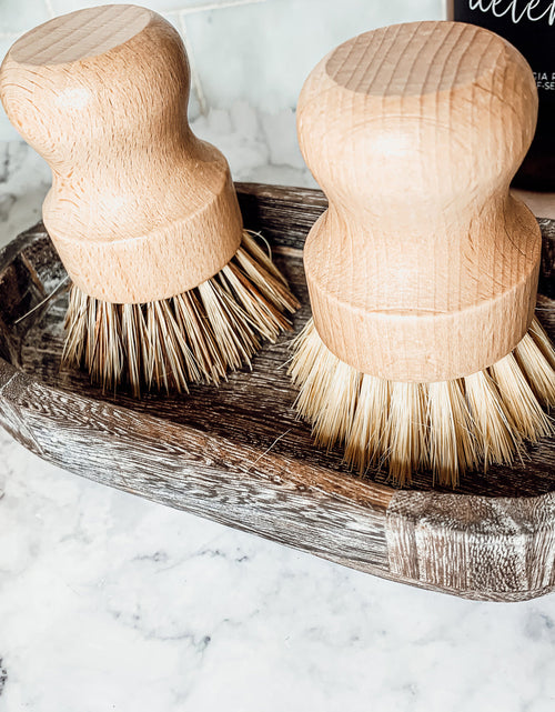 Load image into Gallery viewer, Natural Sisal Brush by Gia Roma
