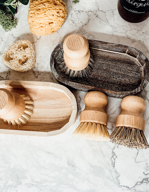 Load image into Gallery viewer, Natural Sisal Brush by Gia Roma
