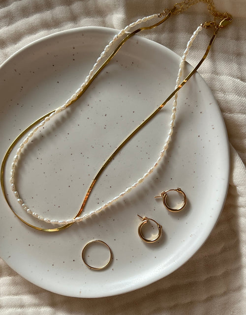 Load image into Gallery viewer, Herringbone Necklace by Urth and Sea
