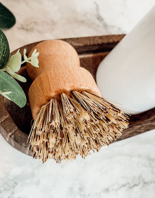 Load image into Gallery viewer, Natural Sisal Brush by Gia Roma
