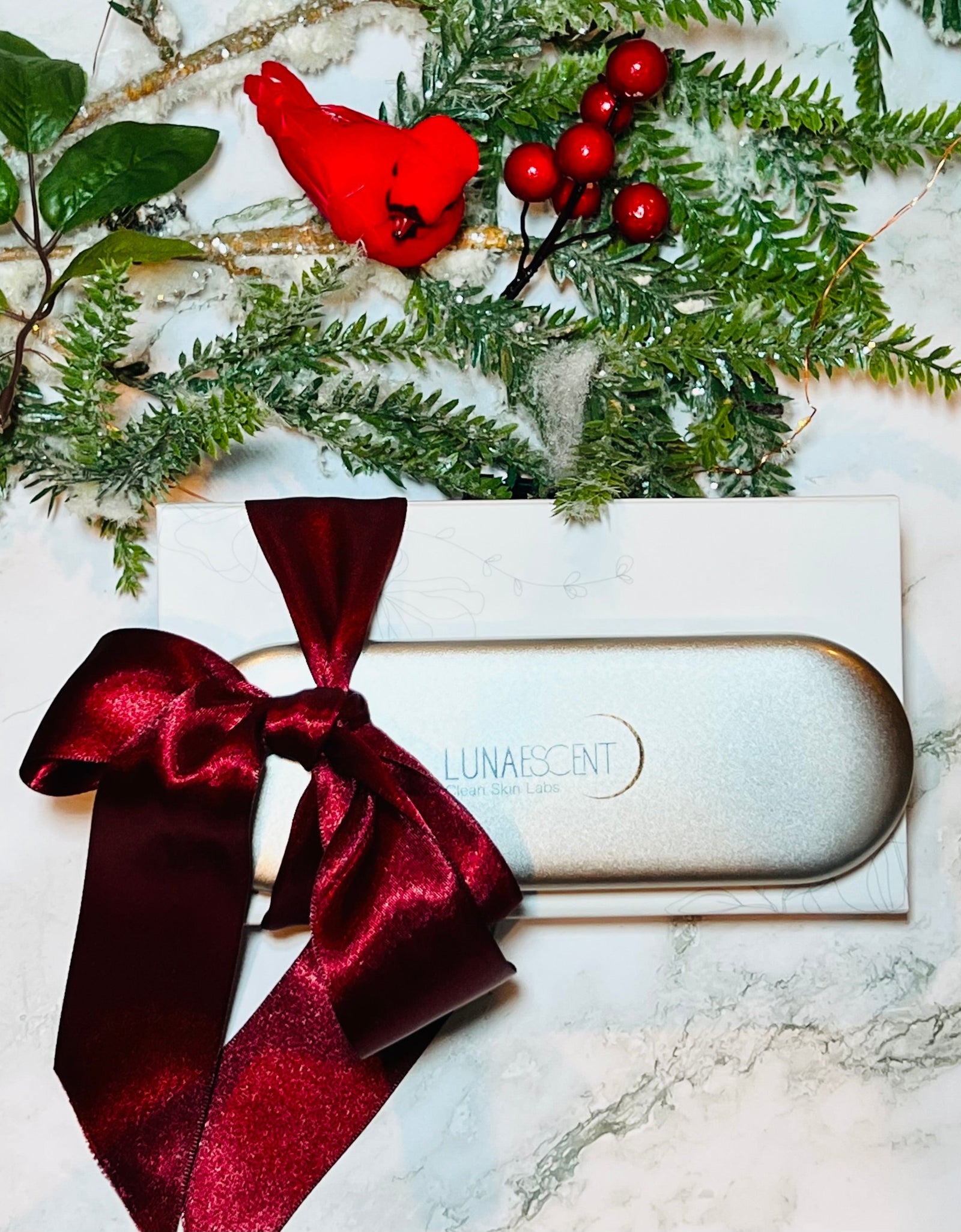 LUNAESCENT Deluxe Gift Set + Carry Case with Mirror by LUNAESCENT