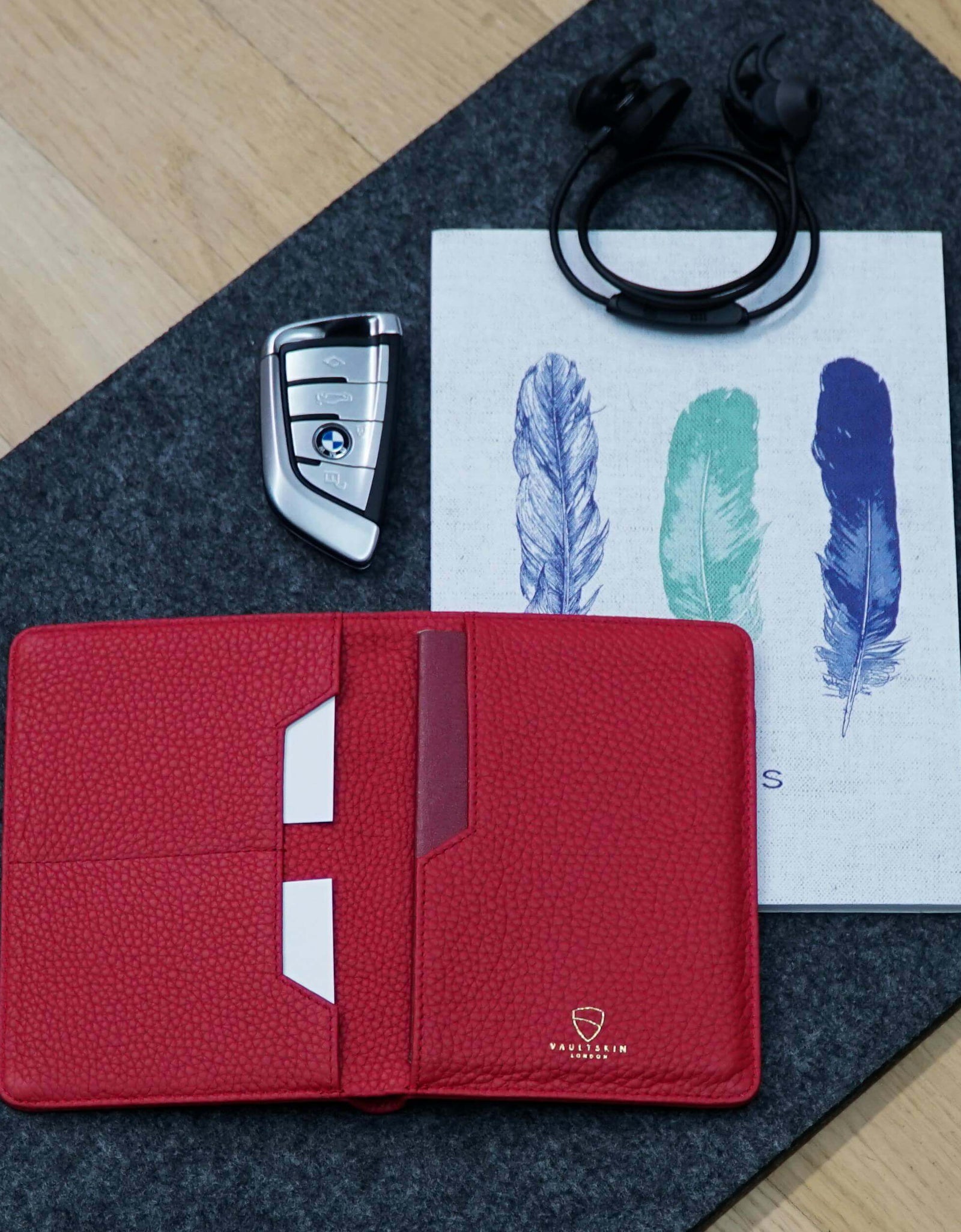 KENSINGTON Passport Wallet by Vaultskin