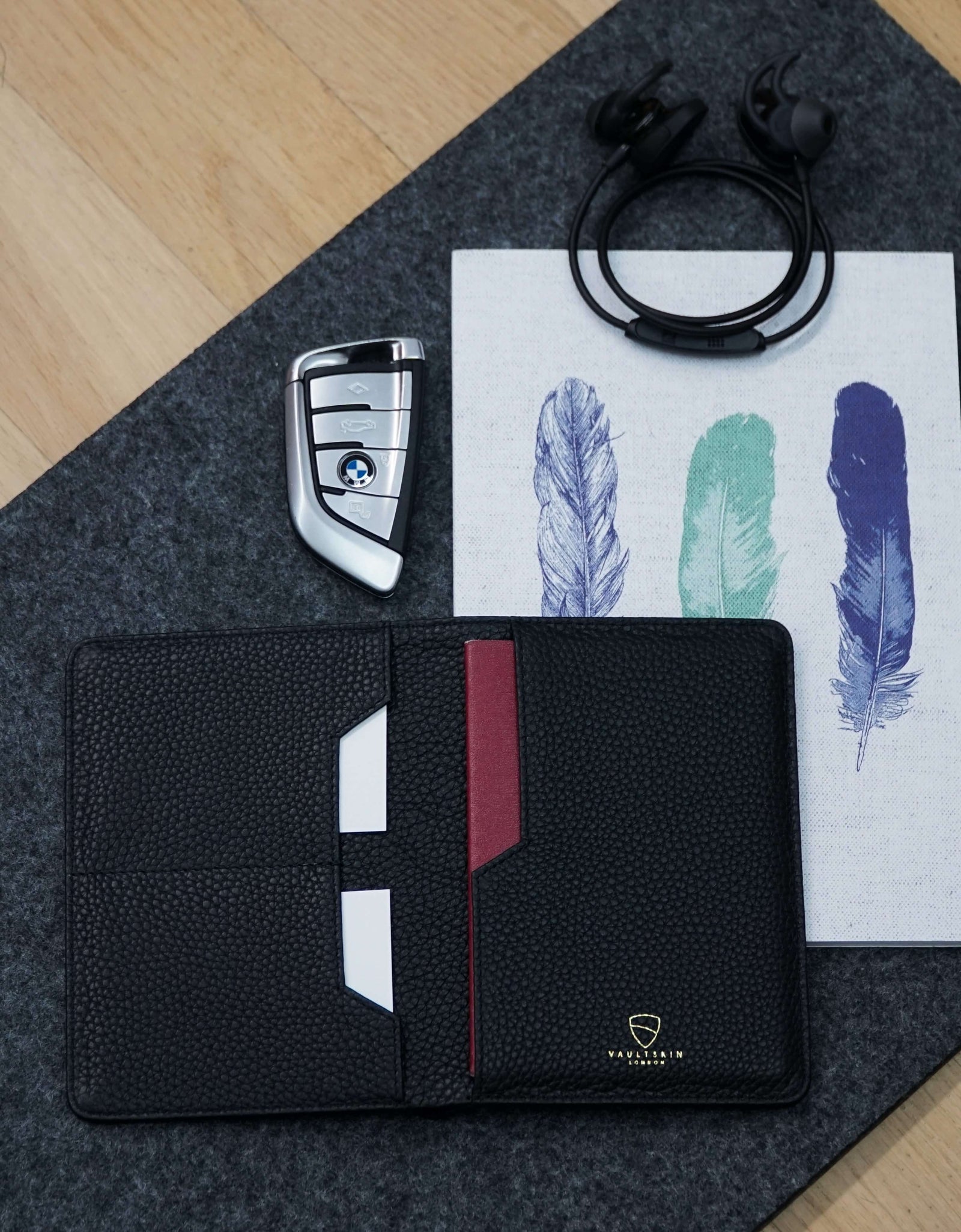 KENSINGTON Passport Wallet by Vaultskin