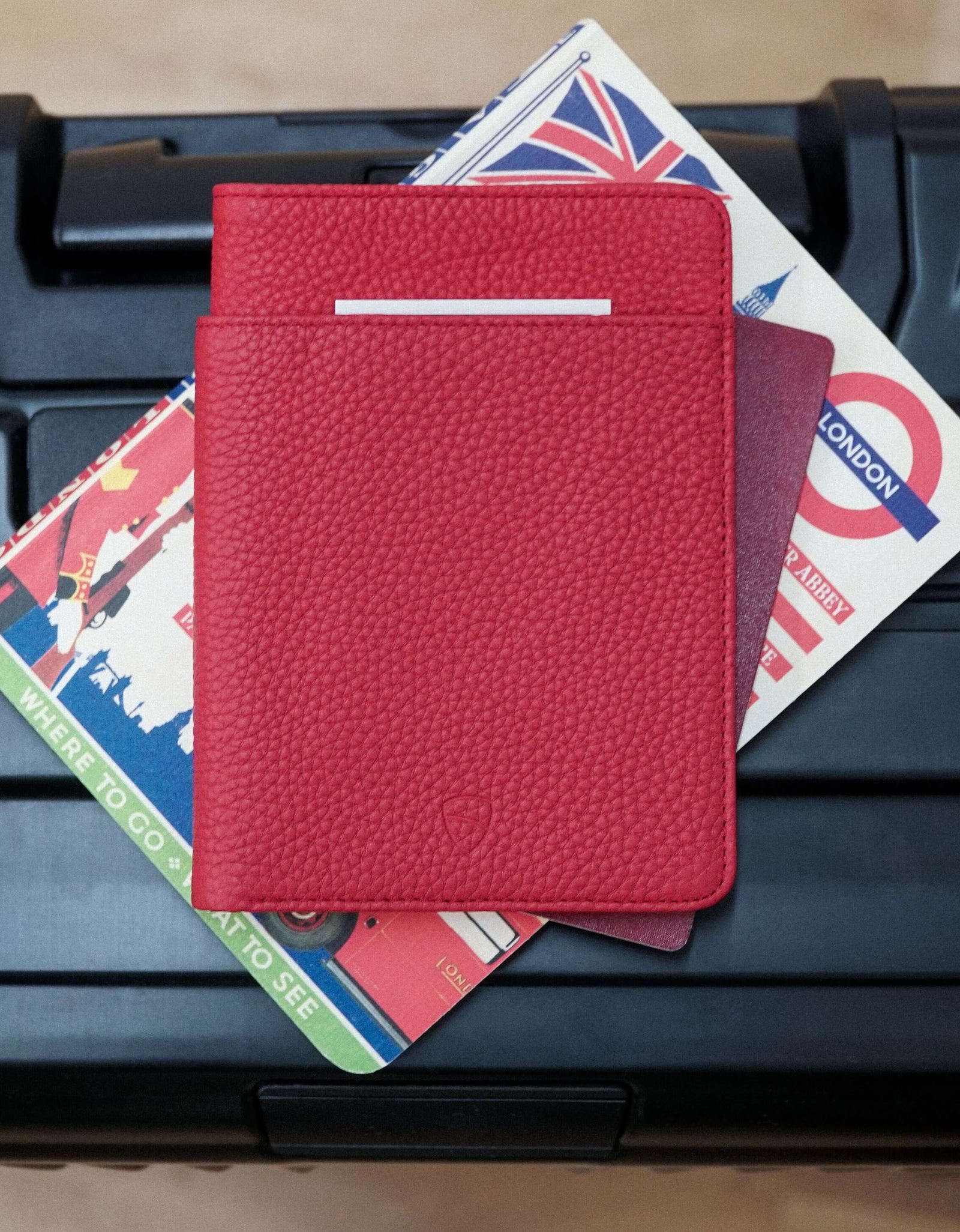KENSINGTON Passport Wallet by Vaultskin