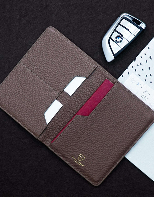 Load image into Gallery viewer, KENSINGTON Passport Wallet by Vaultskin
