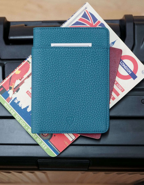 Load image into Gallery viewer, KENSINGTON Passport Wallet by Vaultskin
